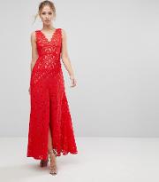 maxi dress in scallop lace with front slit