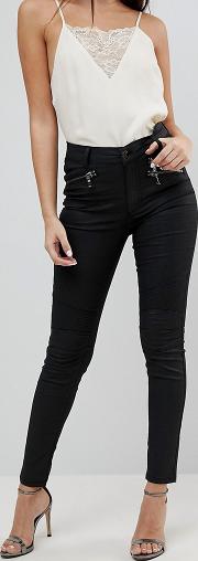 Jeans With Zip Detail