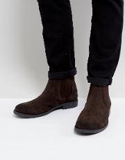 round toe suede chelsea boots