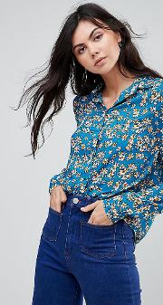 relaxed blouse in floral