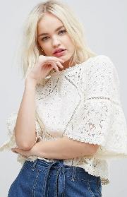 lace  wide sleeve shell top