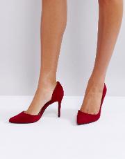 red pointed court shoe