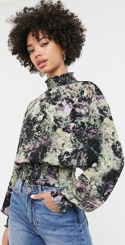 Floral Print Cropped Top With Long Sleeve