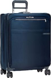 Baseline Medium Expandable 4 Wheel Spinner Suitcase